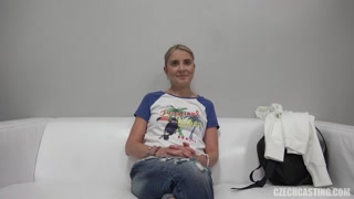 Наслаждайтесь Czech Beauty Lucie in Casting Action - порно видео на ONE-PORN.COM