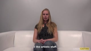 Наслаждайтесь European Babe Tereza Shows Tight Pussy in Casting - порно видео на ONE-PORN.COM