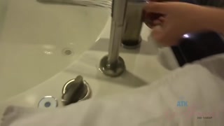 Наслаждайтесь Shower Pissing with Amara Romani - Skinny Brunette POV - порно видео на ONE-PORN.COM