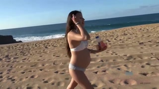 Наслаждайтесь Skinny Zaya Cassidy Handjob - Brunette Beach Amateur - порно видео на ONE-PORN.COM