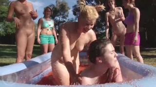 Наслаждайтесь Jelly Wrestling Group Sex - Leonie, Celine, Cheryl Fuck Hard - порно видео на ONE-PORN.COM
