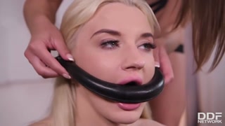 Наслаждайтесь Anal & Deepthroat with Dominant Anna Riv - порно видео на ONE-PORN.COM