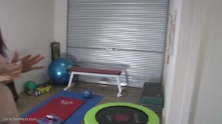 Наслаждайтесь MILFs Nicole and Viola Go Wild in the Gym BTS - порно видео на ONE-PORN.COM