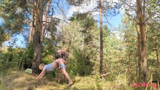 Наслаждайтесь Rainbow Hair, Tattoos, and Paddle Spanks - порно видео на ONE-PORN.COM
