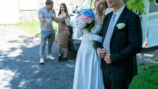 Наслаждайтесь Polly Young Hardcore Fucked by Stranger on Wedding Day - порно видео на ONE-PORN.COM