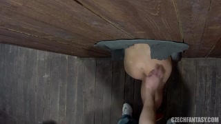 Наслаждайтесь Big Tits Brunette Loves Gloryhole in Czech Fantasy - порно видео на ONE-PORN.COM