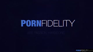 Наслаждайтесь Ryan Madison's British Banger - порно видео на ONE-PORN.COM