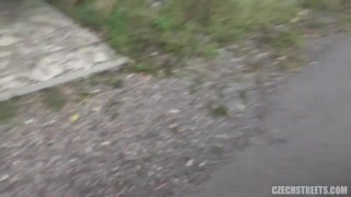 Наслаждайтесь Czech Brunette Pissing Outdoors - Full Scene 106 - порно видео на ONE-PORN.COM