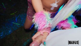 Наслаждайтесь Ass Fingering Disco with Lucas Frost - порно видео на ONE-PORN.COM