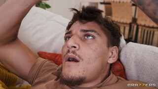 Наслаждайтесь Elly's Sneaky Sex in the Living Room - порно видео на ONE-PORN.COM