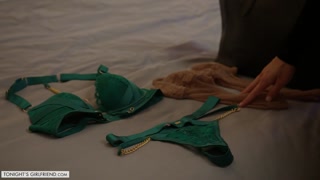 Наслаждайтесь Green Lingerie and Stockings: Spencer Bradley's Fuck - порно видео на ONE-PORN.COM