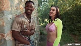 Наслаждайтесь Reverse Cowgirl with Shaved Pussy and Big Tits - порно видео на ONE-PORN.COM