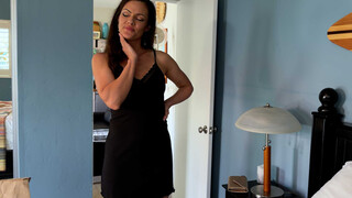 Наслаждайтесь Aila Donovan's Perfect Fucking Stranger is a Hung Delivery Guy - порно видео на ONE-PORN.COM