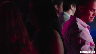 Наслаждайтесь Doggy Style with a G String - порно видео на ONE-PORN.COM