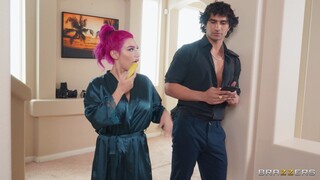 Наслаждайтесь Freaky Matchmaking - порно видео на ONE-PORN.COM