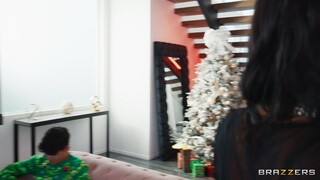 Наслаждайтесь Christmas Blowjob and Ass Worship - порно видео на ONE-PORN.COM