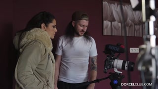 Наслаждайтесь Creating Mariska's Portrait - порно видео на ONE-PORN.COM