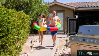 Наслаждайтесь A Summer Splash - порно видео на ONE-PORN.COM
