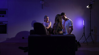 Наслаждайтесь Couture 4 - A Threesome Affair - порно видео на ONE-PORN.COM