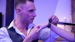 Shaved Pussy Emily Mayers Gets Licked - наслаждайся лучшим порно на ONE-PORN.COM
