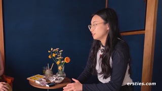 Наслаждайтесь Cat Draws Glasses Girl with Big Tits - порно видео на ONE-PORN.COM