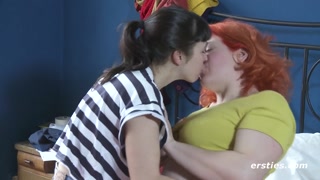 Наслаждайтесь Lesbian Action: Paulita & Rose - порно видео на ONE-PORN.COM