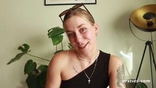 Наслаждайтесь Lucy's Lustful Dreams - порно видео на ONE-PORN.COM