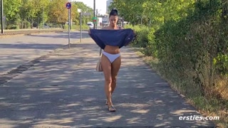 Наслаждайтесь German Exhibitionist Fun - порно видео на ONE-PORN.COM