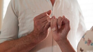 Наслаждайтесь Pinky's Kissing Promise - порно видео на ONE-PORN.COM