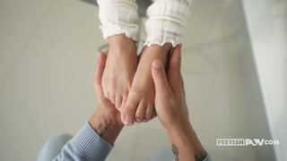 Наслаждайтесь Candee Licious: The Foot Fetish Star - порно видео на ONE-PORN.COM