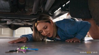 Blonde Bombshell Gets Fucked in Fifth - наслаждайся лучшим порно на ONE-PORN.COM