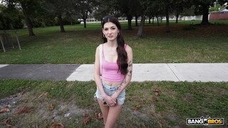 Наслаждайтесь Sophie's Piercing and Tattoo Get Fucked - порно видео на ONE-PORN.COM