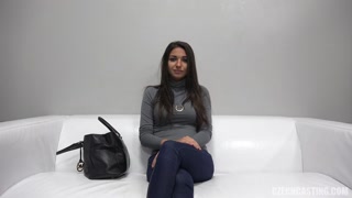 Наслаждайтесь Delightful Anna Brunette European Scene - порно видео на ONE-PORN.COM