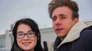 Наслаждайтесь J Clark Warms Up Shaved Pussy of Sarah Brown - порно видео на ONE-PORN.COM