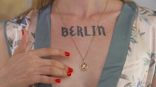 Наслаждайтесь Teen Berlin Takes Double Penetration with Beautiful Ass - порно видео на ONE-PORN.COM