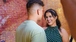 Наслаждайтесь Young guide gives Montse Swinger a creampie - порно видео на ONE-PORN.COM