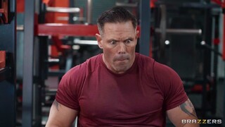 Наслаждайтесь Squirting in the Gym - порно видео на ONE-PORN.COM