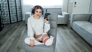 Aria Banks Sucks and Cums - наслаждайся лучшим порно на ONE-PORN.COM
