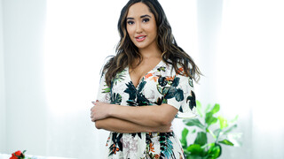 Наслаждайтесь Latina Stepmom's Birthday Desire - порно видео на ONE-PORN.COM