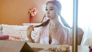Наслаждайтесь Life's an Effortless Stroll - порно видео на ONE-PORN.COM