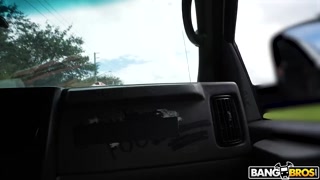Наслаждайтесь Cassie's Cumshot with Old Man - порно видео на ONE-PORN.COM