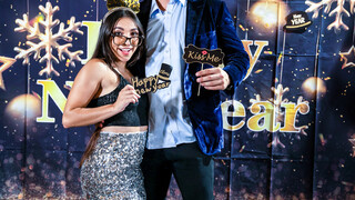 Danny Mountain Pounds Tiny Madison on New Year's Eve - наслаждайся лучшим порно на ONE-PORN.COM