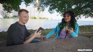 Наслаждайтесь Bikini MILF Karen Gets Fucked Outdoor - порно видео на ONE-PORN.COM