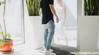 Наслаждайтесь Christina's Missionary Sex - порно видео на ONE-PORN.COM