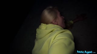 Наслаждайтесь Gagging on Boyfriend's Friend's Cock - порно видео на ONE-PORN.COM