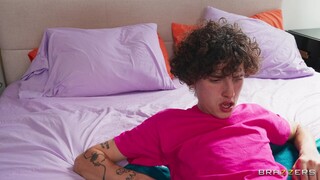 Наслаждайтесь High-Heeled Handjobs and Hijinks - порно видео на ONE-PORN.COM