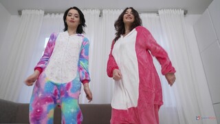 Наслаждайтесь Gaping Ass in Interracial Group Action! - порно видео на ONE-PORN.COM