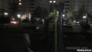 Наслаждайтесь Blue-Eyed Blonde Gets Fucked in the Night - порно видео на ONE-PORN.COM