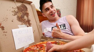Наслаждайтесь Pizza, Then Doggystyle Fucking - порно видео на ONE-PORN.COM