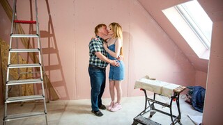 Наслаждайтесь Old Man Felix Fucks Baby Kxtten Doggy Style - порно видео на ONE-PORN.COM